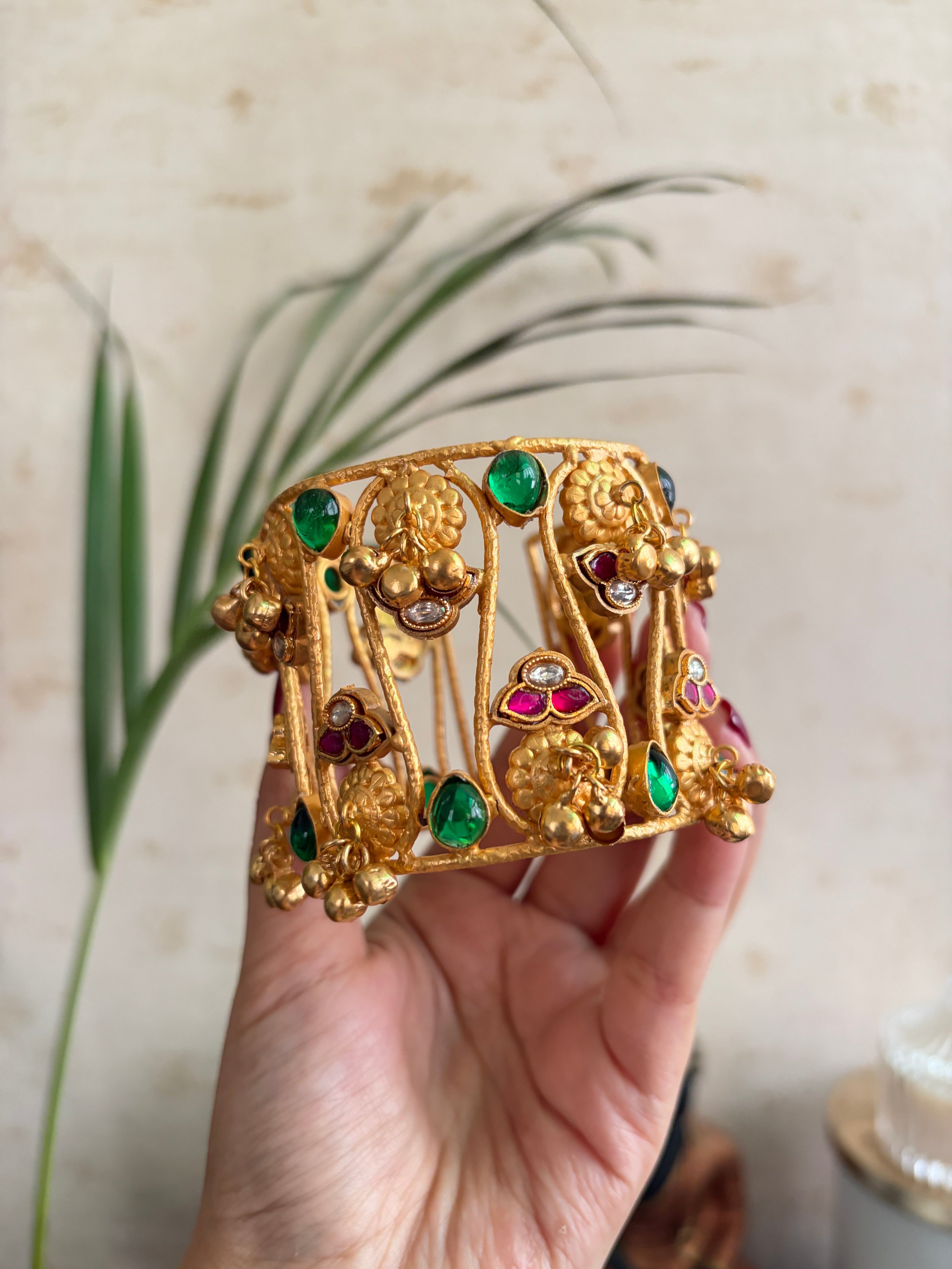 VARTIKA Brass Handcuff