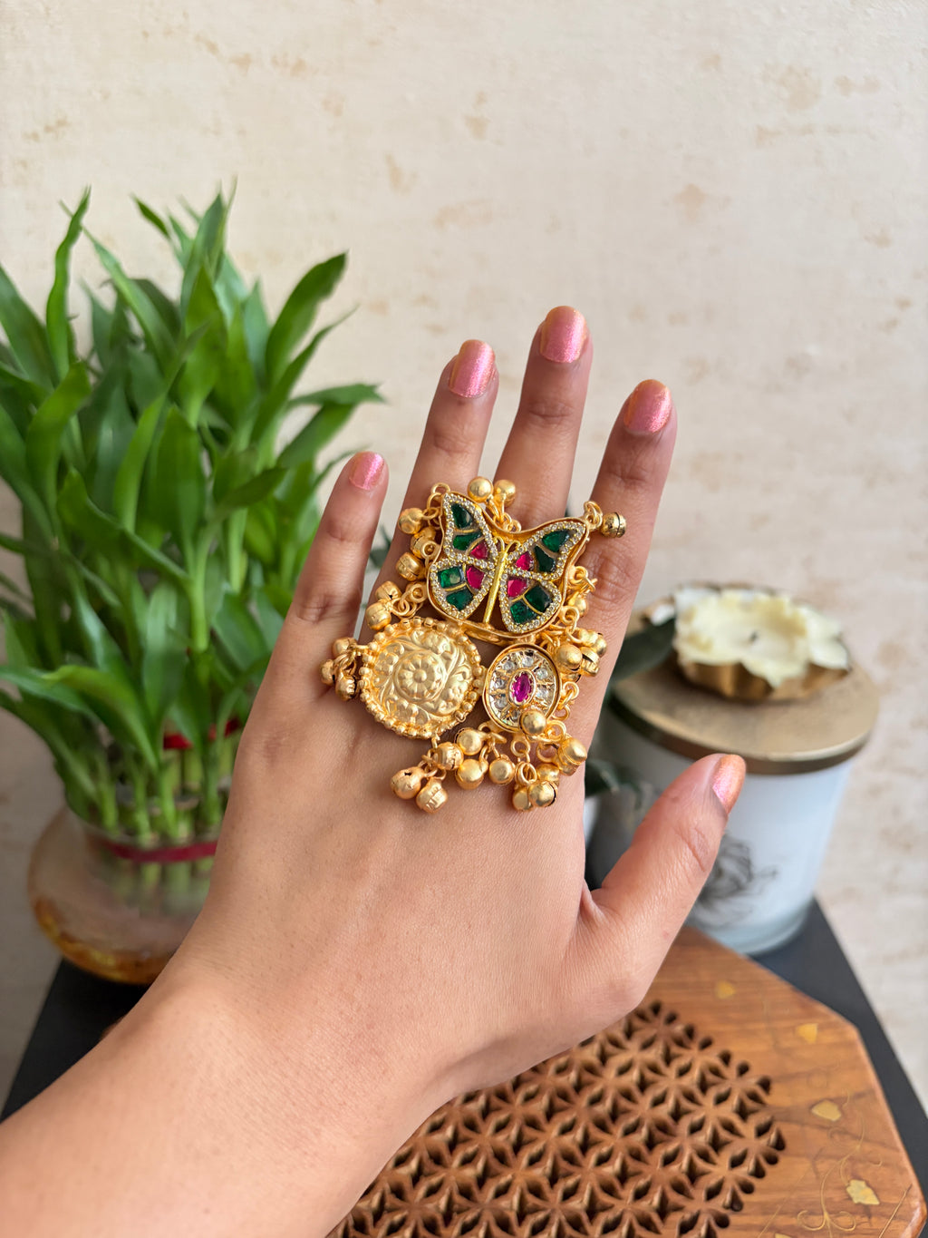 Titli ring
