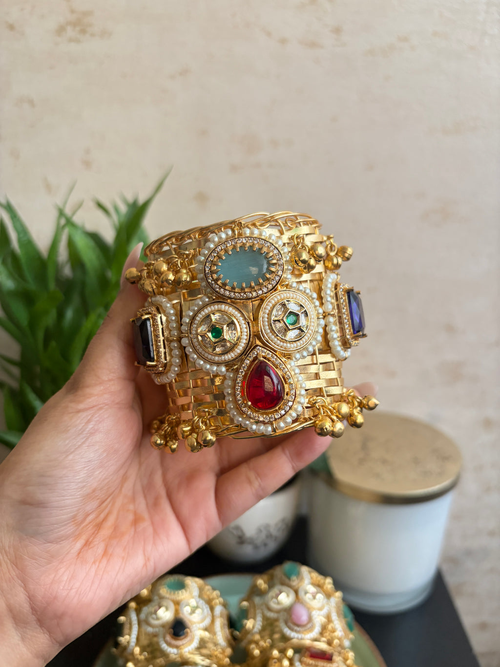 MOHITA 2.0 handcuffs