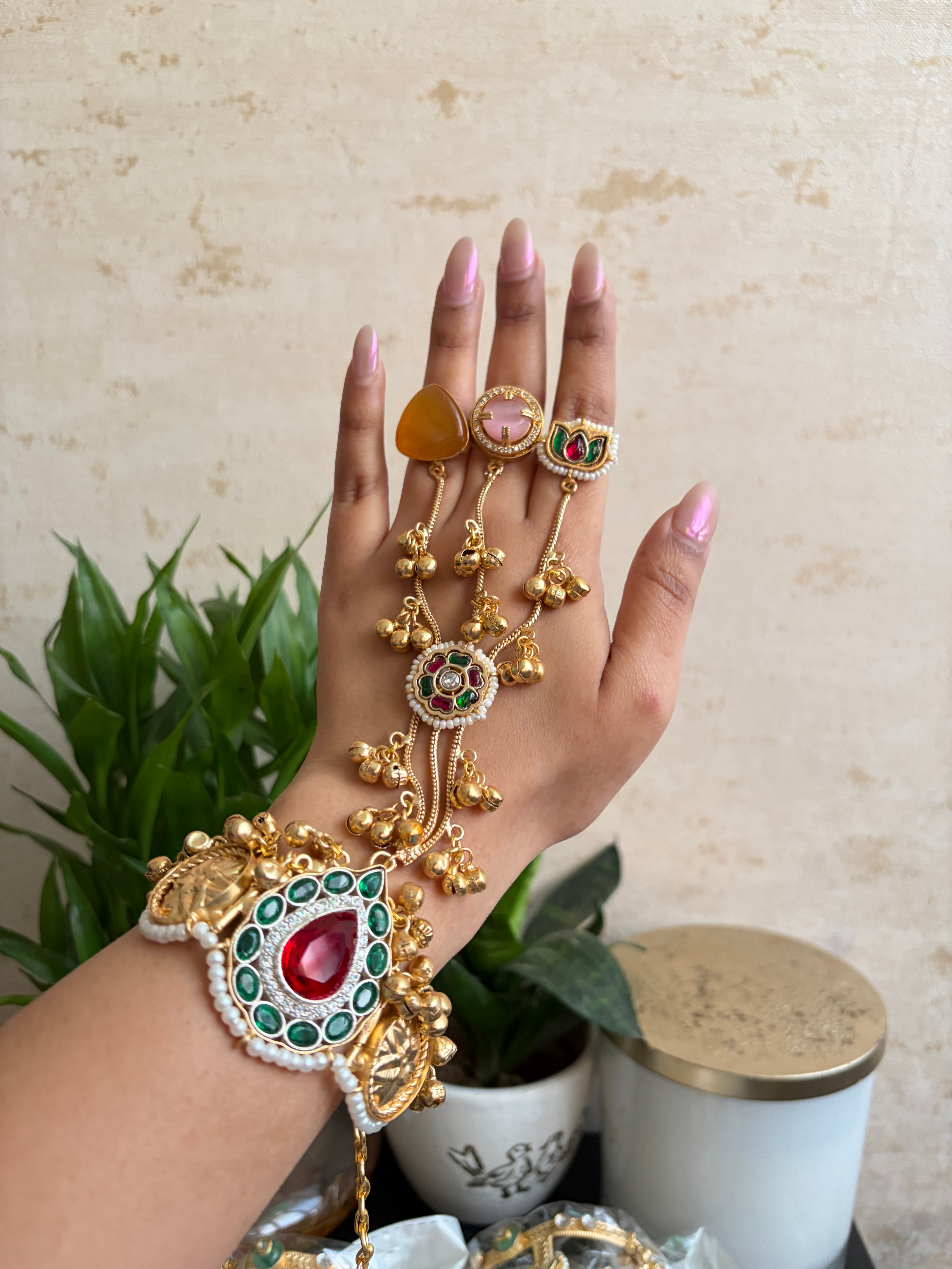 NIVEDITA Ghungroo Hathphool