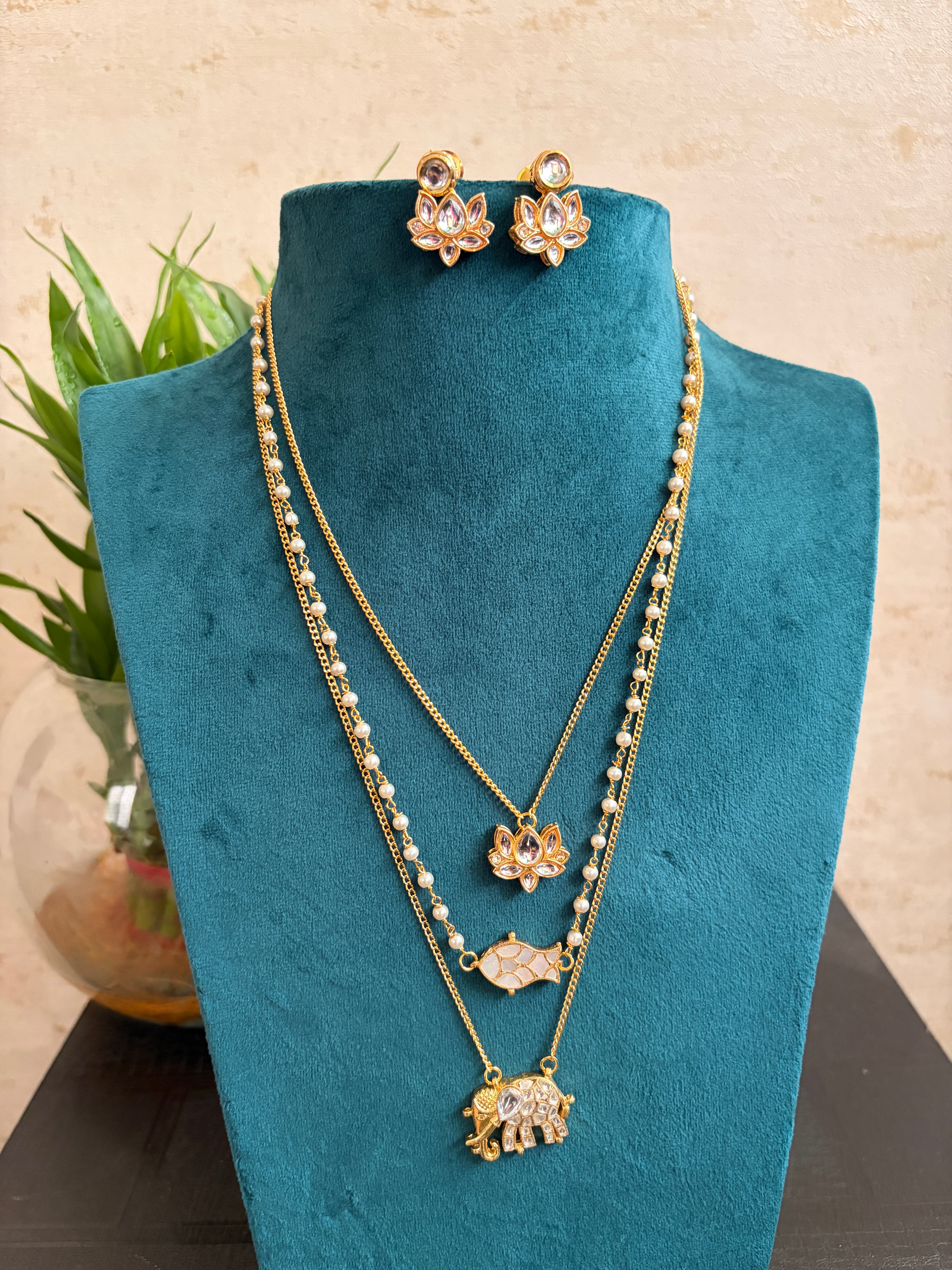ANAHITA Pachhi Kundan Set