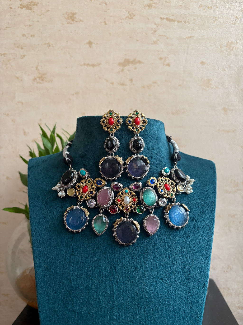 MADHURA Set