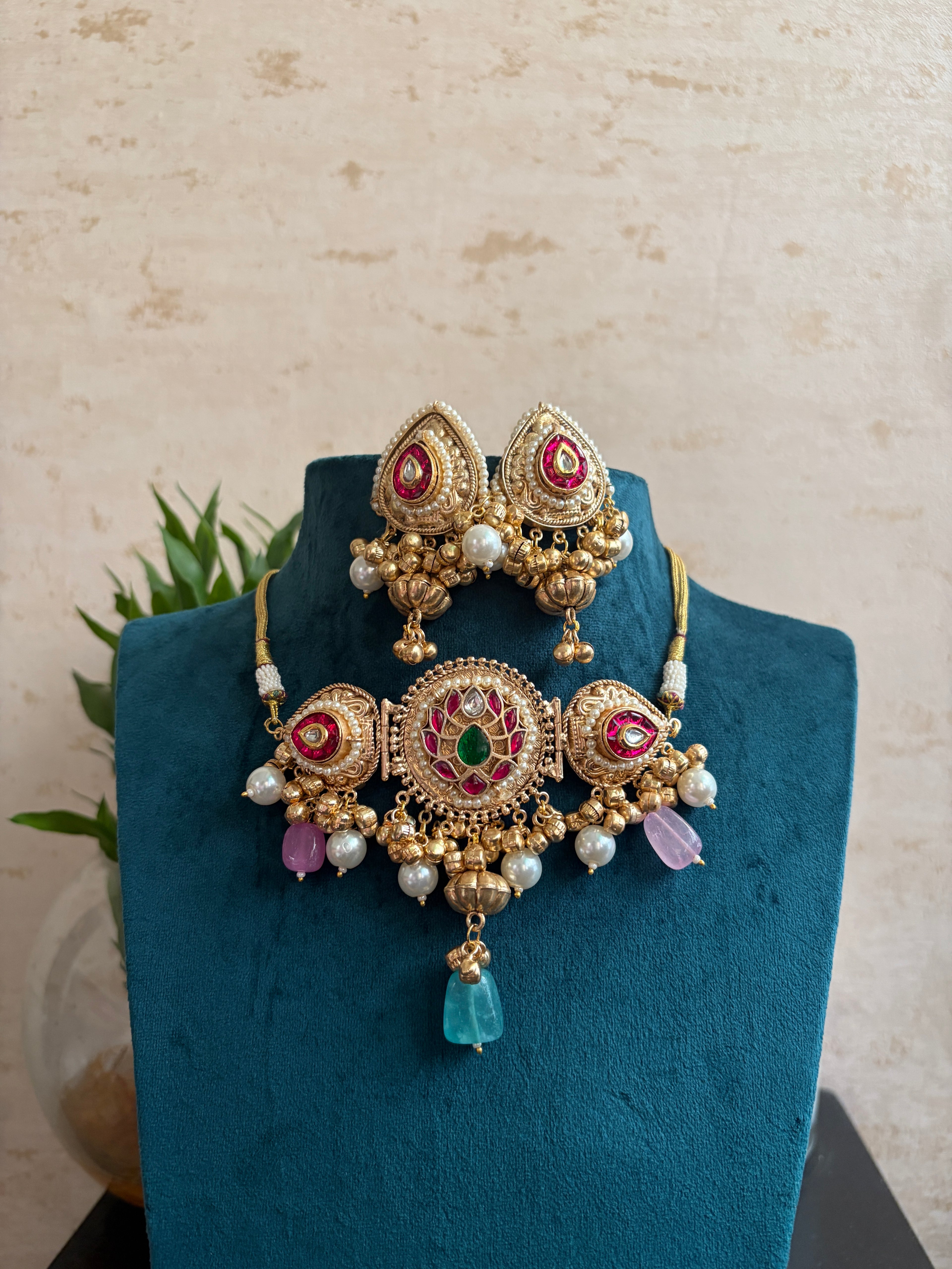 MALVIKA Brass Choker Set