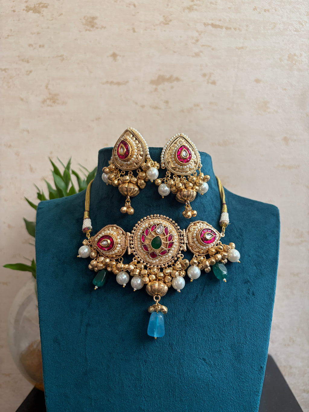 MALVIKA Brass Choker Set