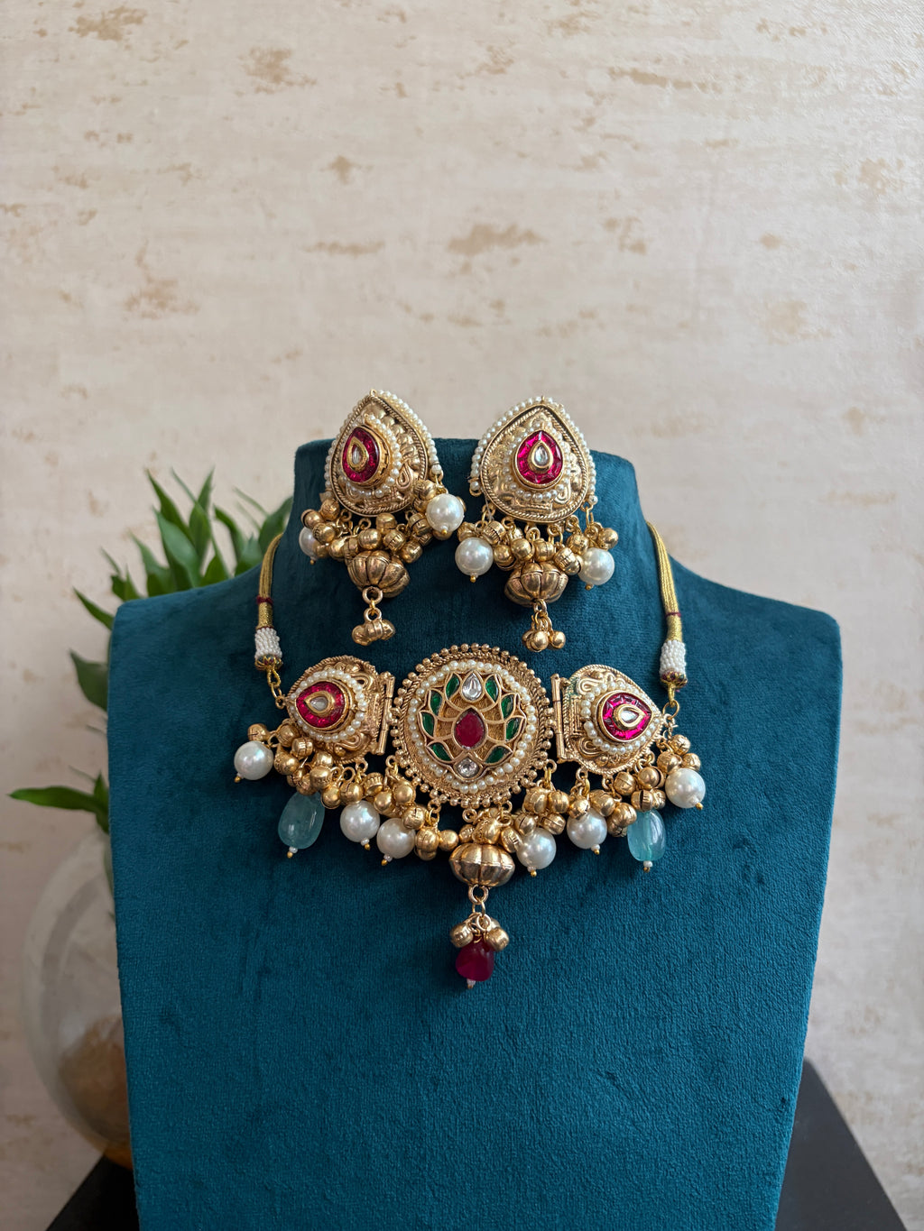 MALVIKA Brass Choker Set
