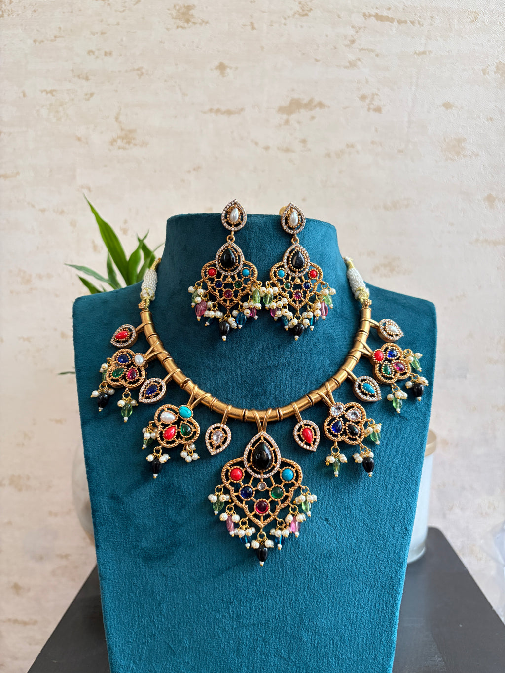 VISHAKHA Necklace Set