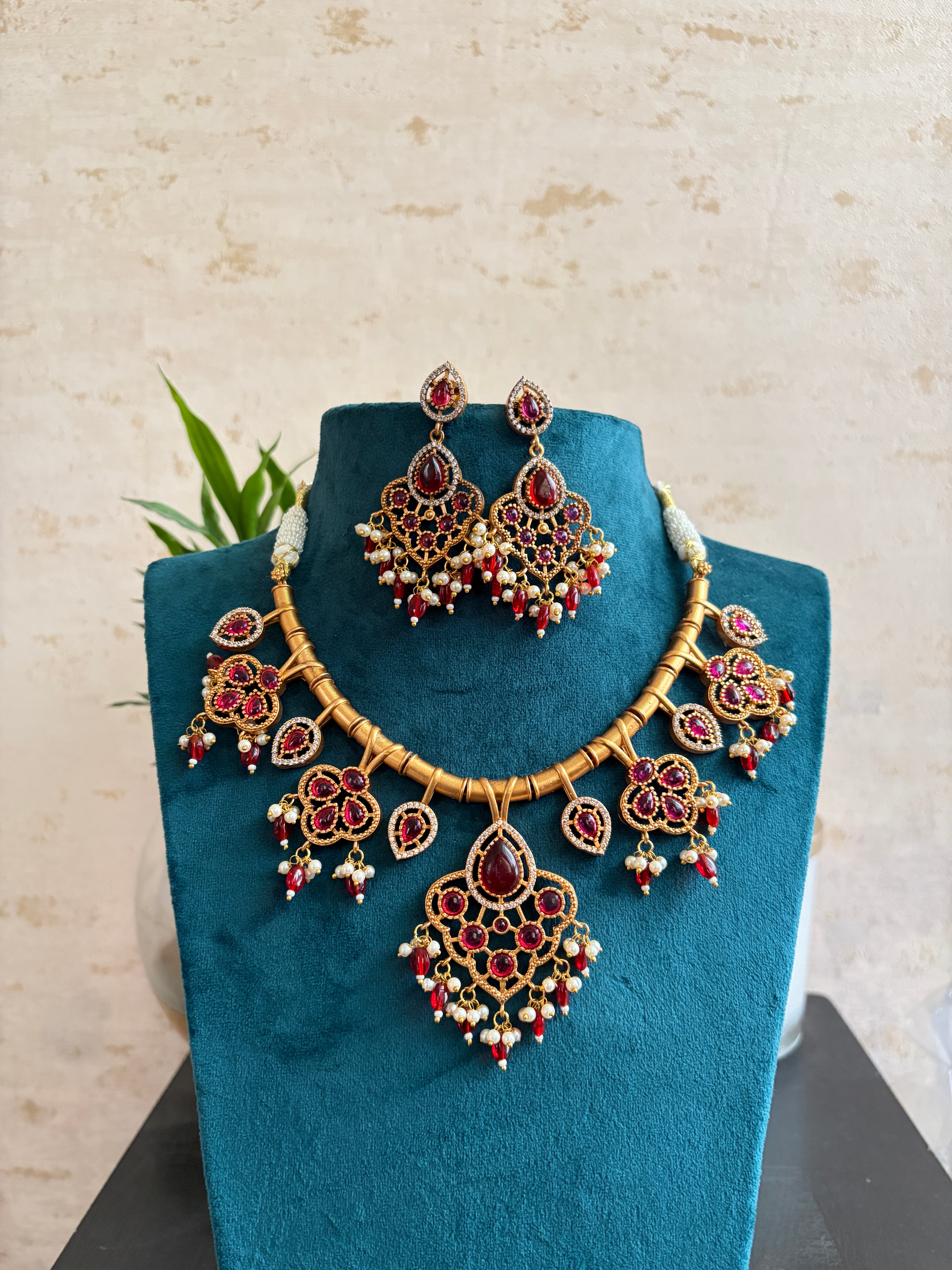 VISHAKHA Necklace Set