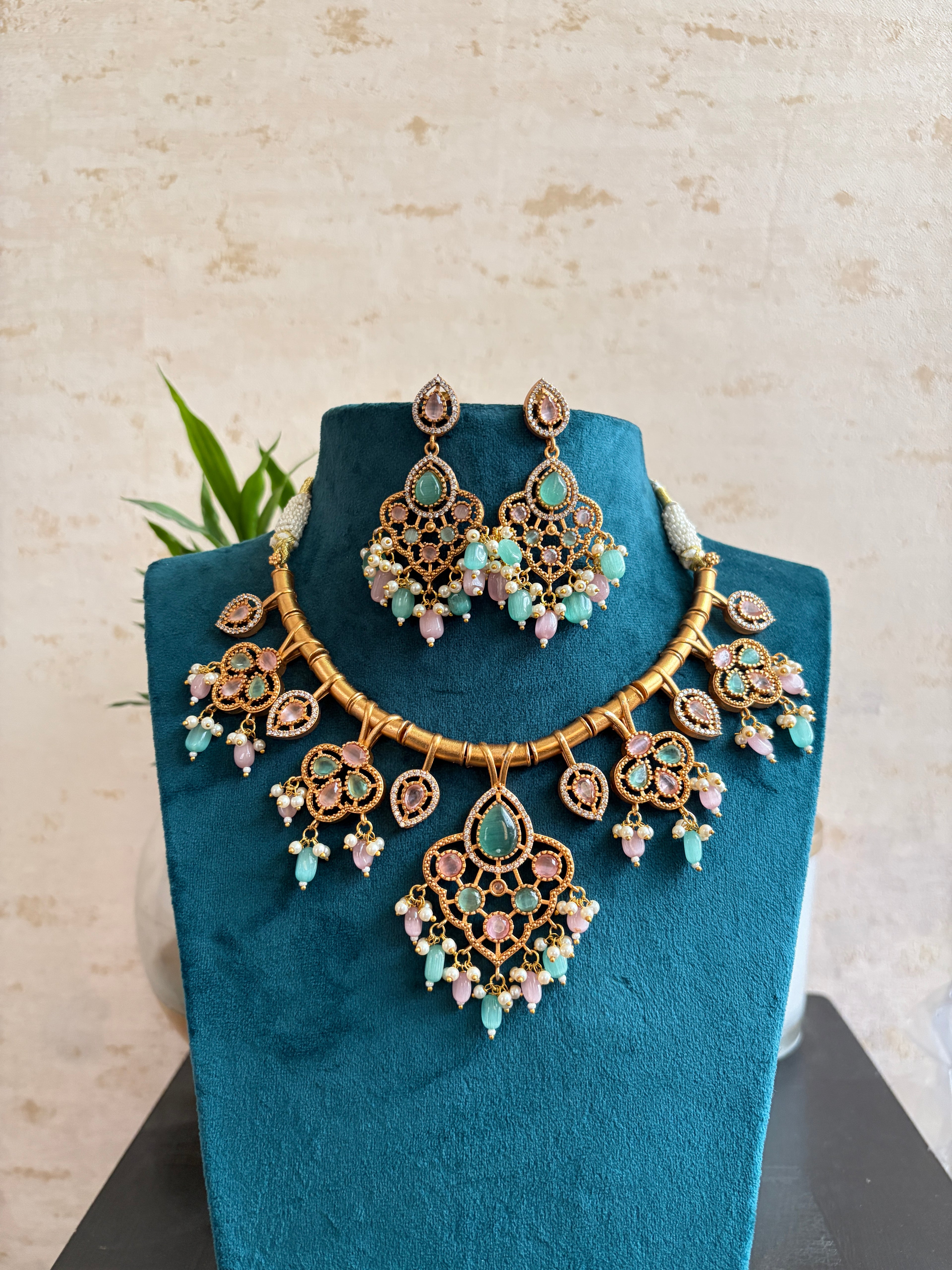 VISHAKHA Necklace Set