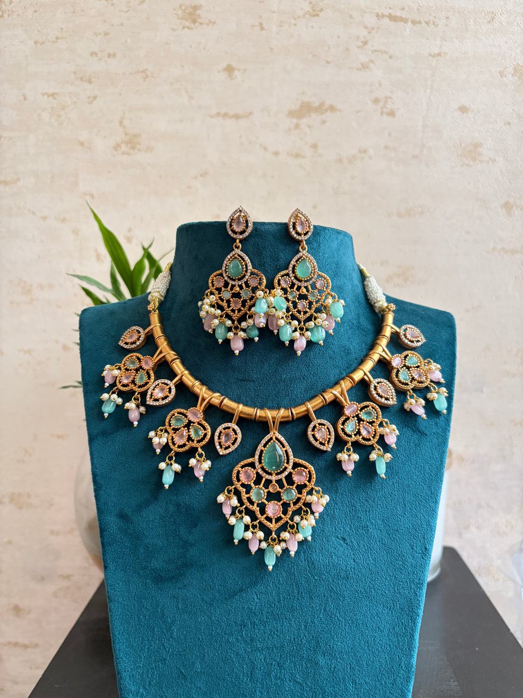 VISHAKHA Necklace Set