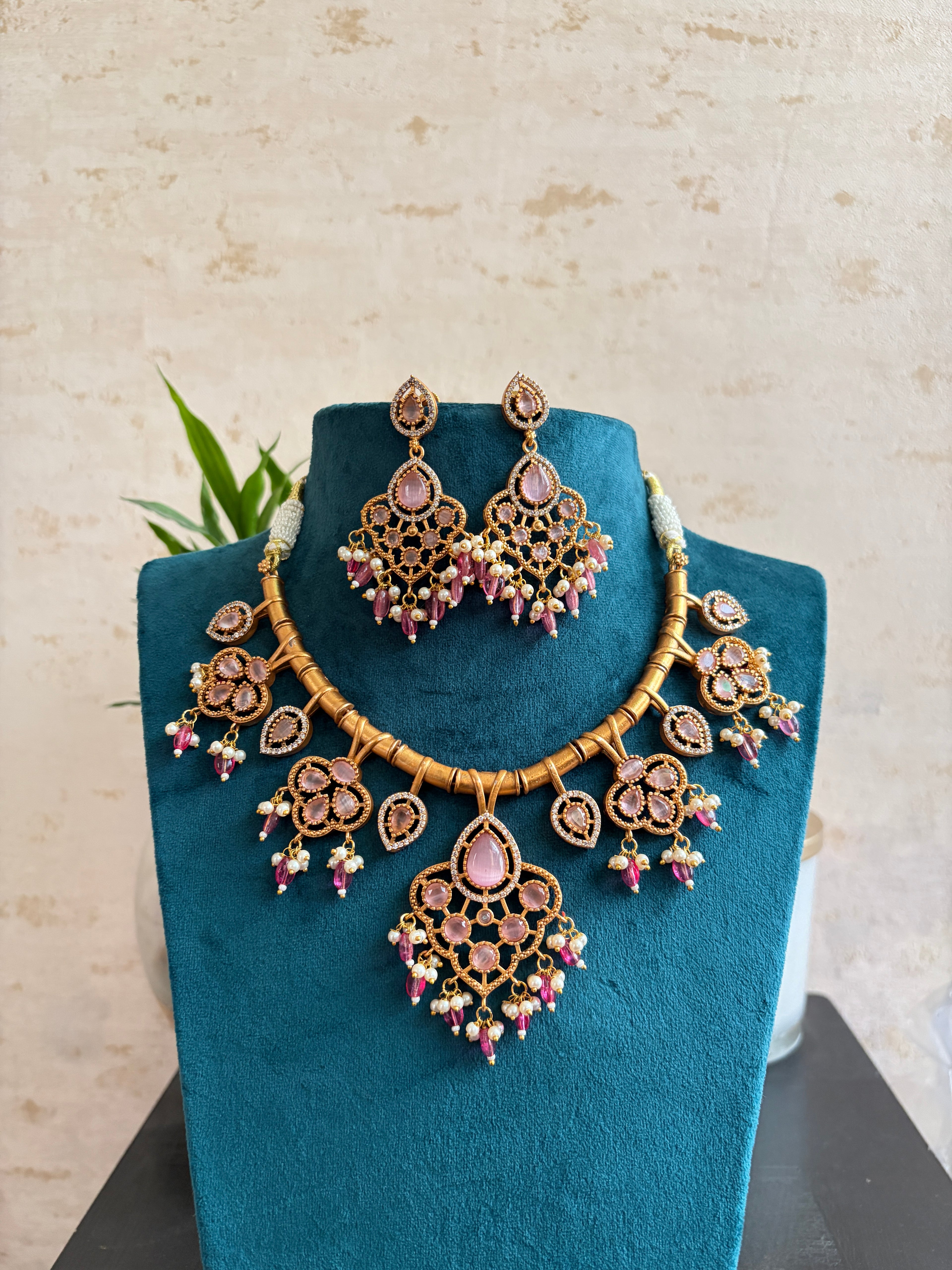 VISHAKHA Necklace Set