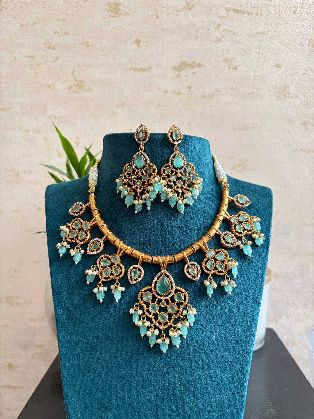 VISHAKHA Necklace Set