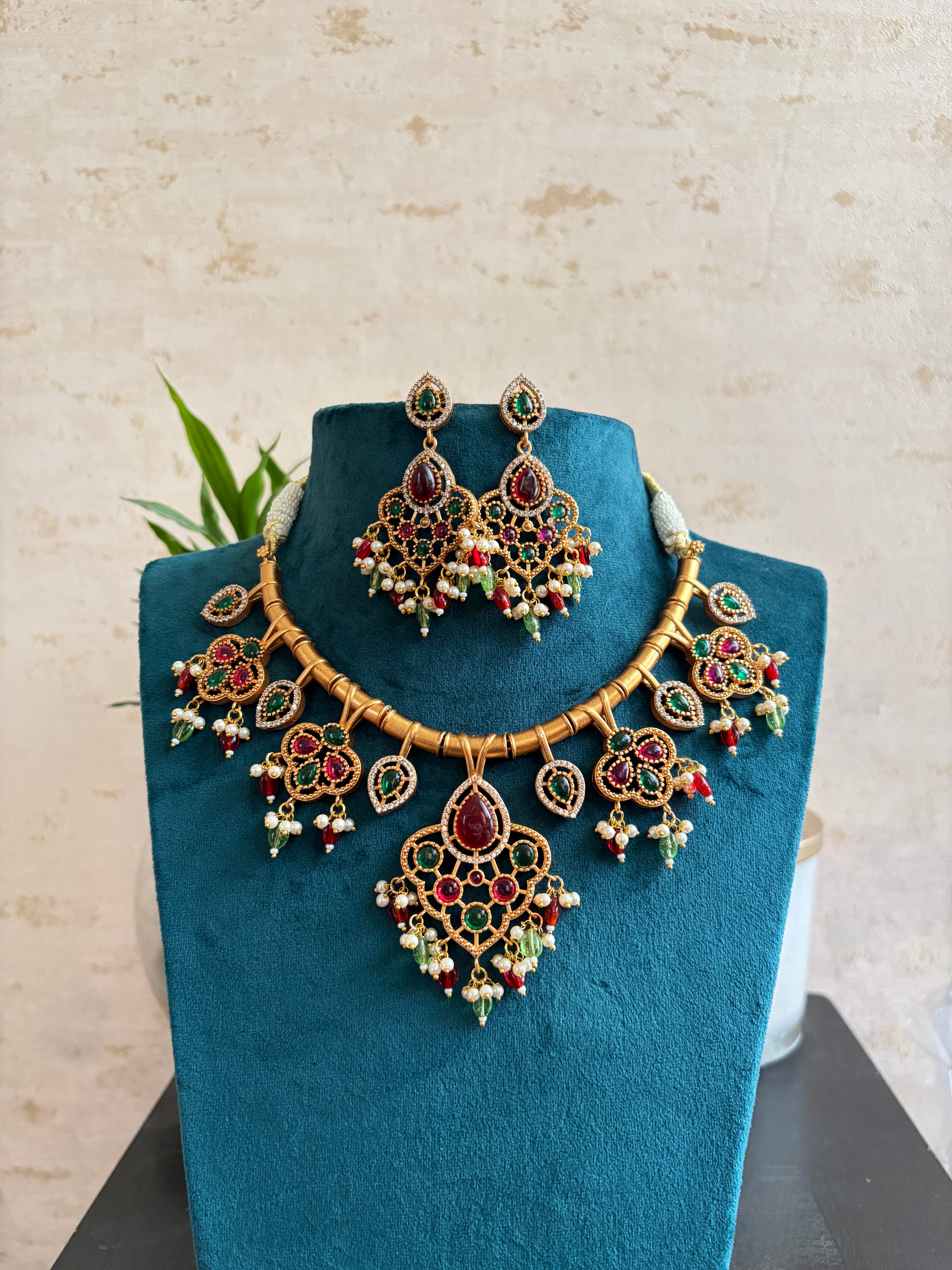 VISHAKHA Necklace Set