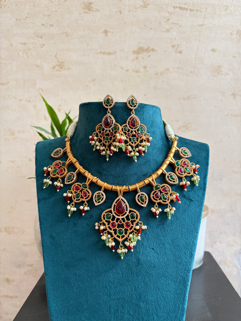 VISHAKHA Necklace Set