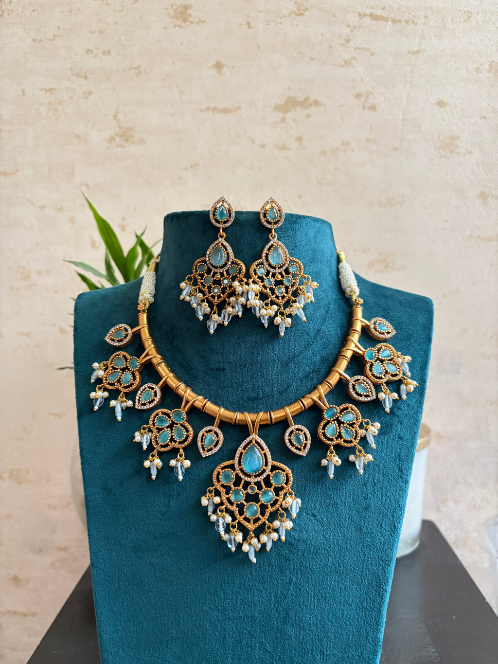 VISHAKHA Necklace Set