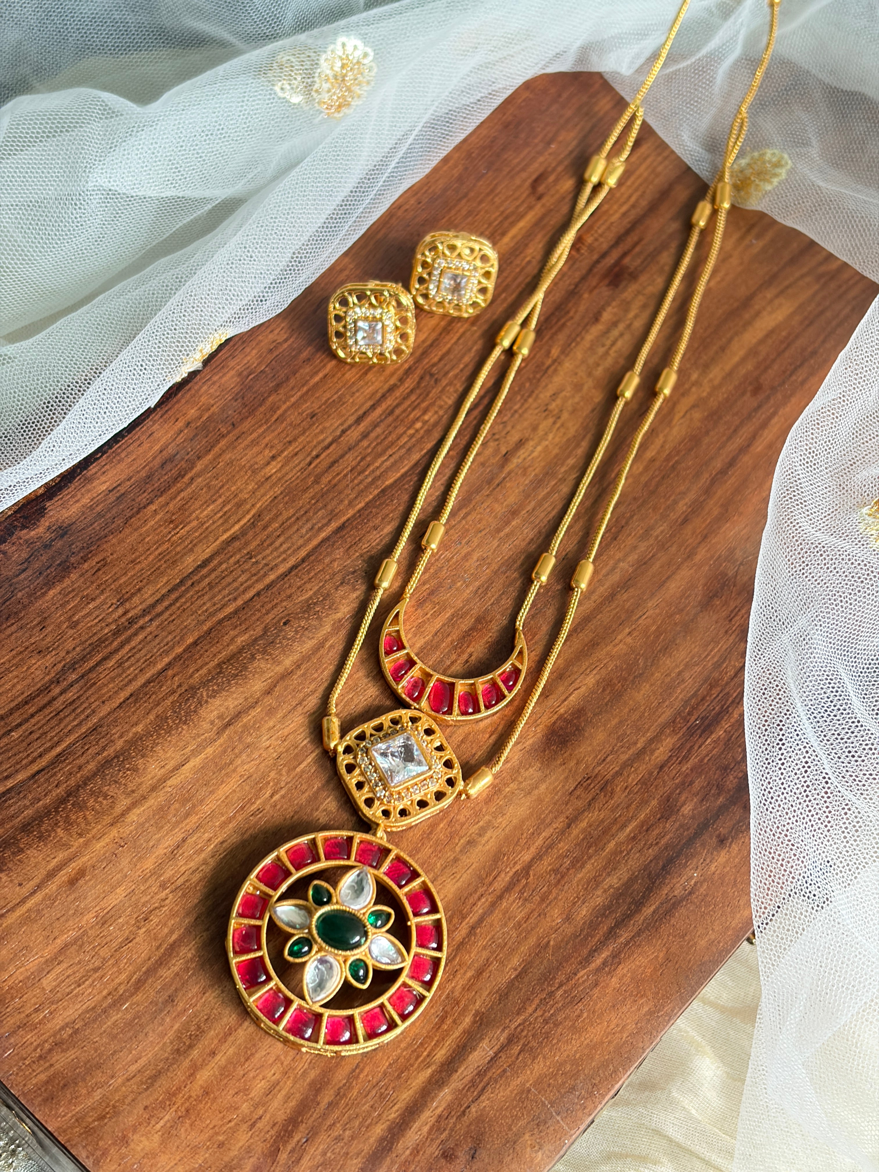 NIHARIKA double pendant set with studs